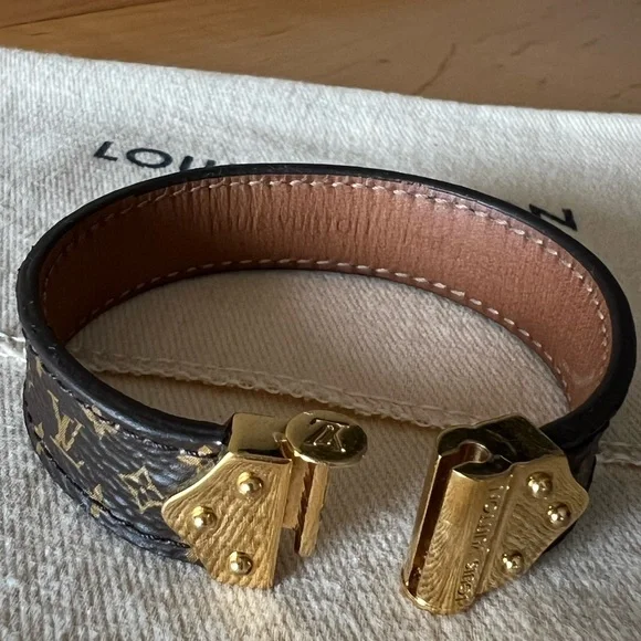 Louis Vuitton - Picture 11 of 11